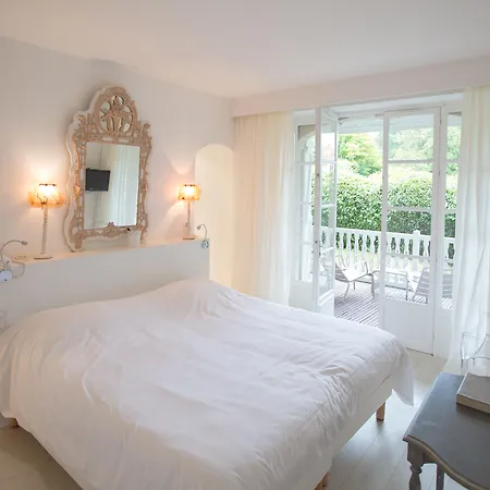 Hotel Château Du Clair De Lune - Les Collectionneurs 4*