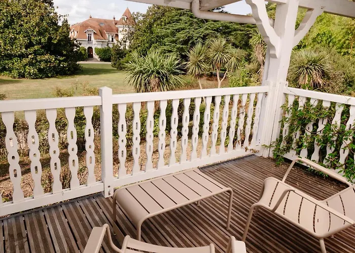 Chateau Du Clair De Lune - Boutique Luxury Biarriz