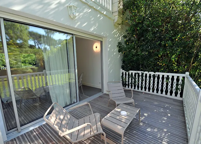 Hotel Chateau Du Clair De Lune - Boutique Luxury 4*