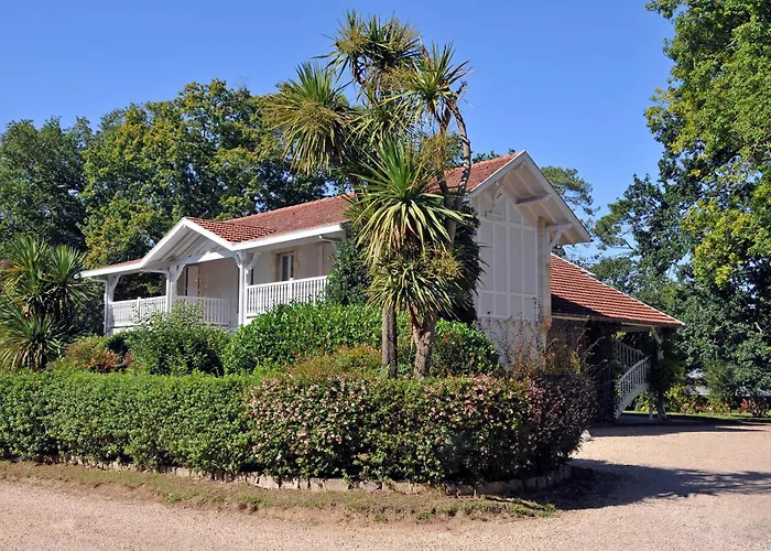 Hotel Chateau Du Clair De Lune - Boutique Luxury