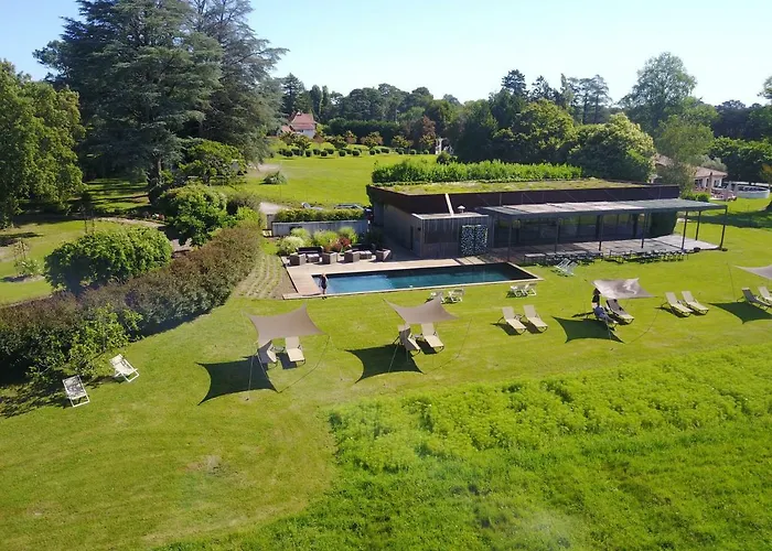 Hotel Chateau Du Clair De Lune - Boutique Luxury 4*