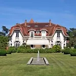 Hotel Château Du Clair De Lune - Les Collectionneurs 4*