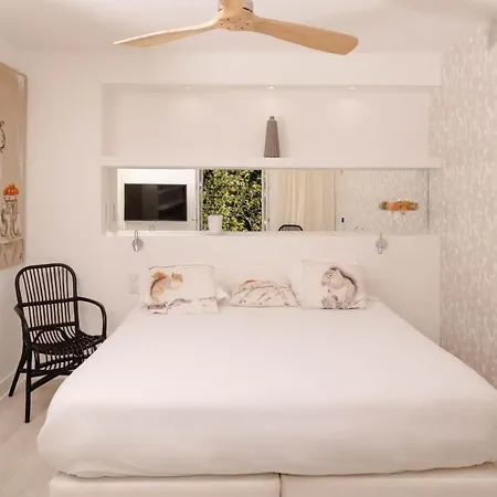 Hotel Chateau Du Clair De Lune - Boutique Luxury