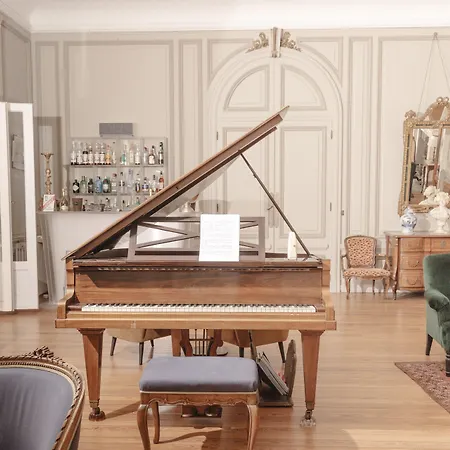 Chateau Du Clair De Lune - Boutique Luxury 4* Biarritz