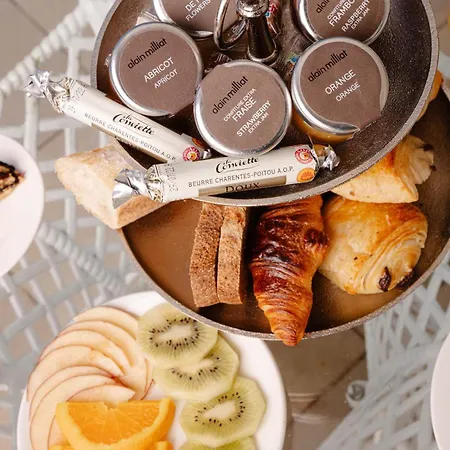 Hotel Chateau Du Clair De Lune - Boutique Luxury