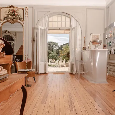 Hotel Château Du Clair De Lune - Les Collectionneurs 4*