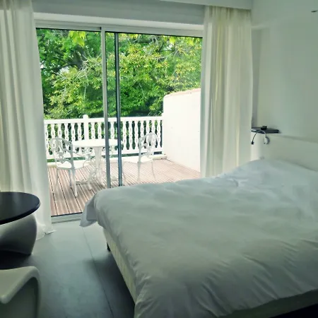 Hotel Chateau Du Clair De Lune - Boutique Luxury 4*