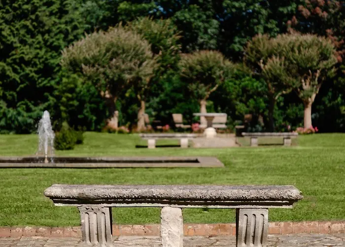 Hotel Château Du Clair De Lune - Les Collectionneurs 4*