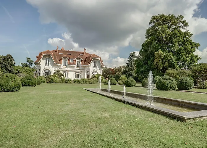 Château Du Clair De Lune - Les Collectionneurs 4*