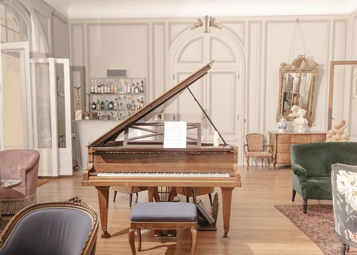 Château Du Clair De Lune - Les Collectionneurs 4* Biarritz