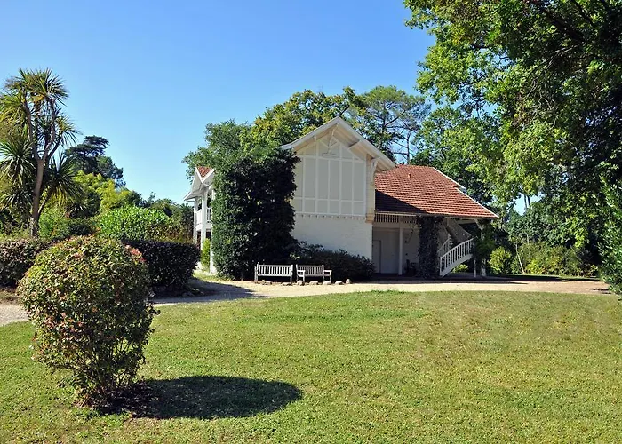 Château Du Clair De Lune - Les Collectionneurs Hotel 4*